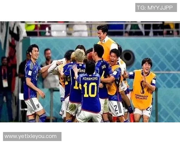 足球巨星同场亮相震撼排队图展现巅峰时刻与独特风采